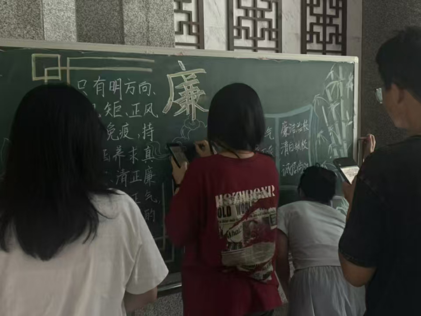 345c8594d29e492baef7d045eee16ebc.png